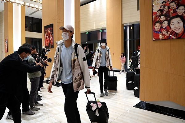 叶辰也笑着说道：时间不早了，渡边先生早些回去休息吧。